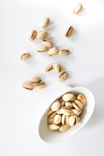 pistachio in a bowl 